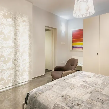 Mille Carezze Syracuse